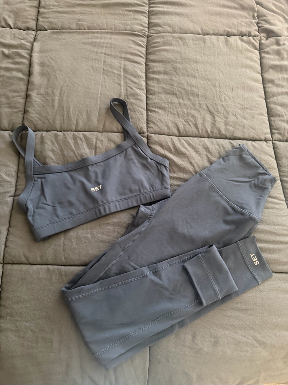 SET Active Women's Gray/blue Seamless Sports Bra & Legging Set